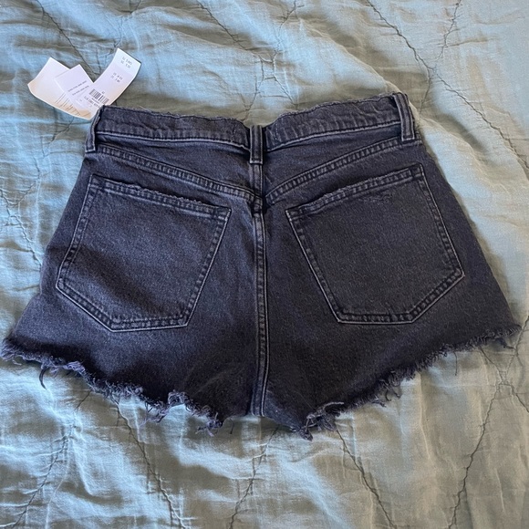 NWT Abercrombie the mom short ~ high rise. Size 28 - Picture 7 of 7
